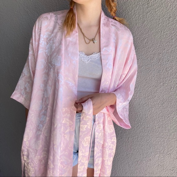 🚫SOLD🚫Pastel pink 80s floral robe - Picture 6 of 9